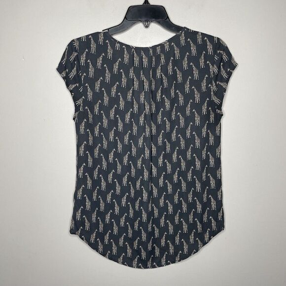 H&M Top Womens 4 Giraffe Print Cap Sleeve V-Neck Gray Blouse Lightweight - Picture 3 of 6